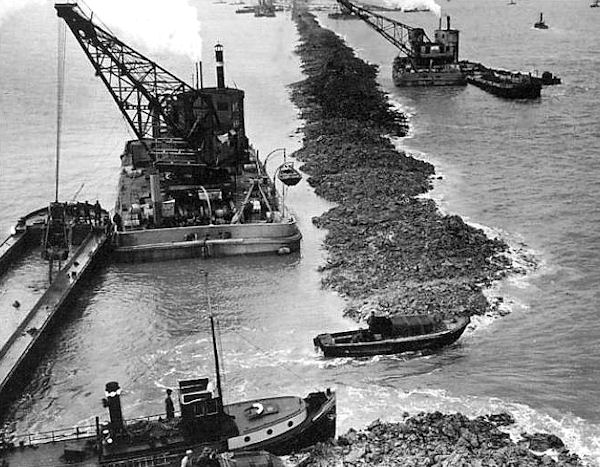 Bestand:Afsluitdijk aanleg k.JPG