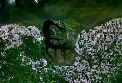 Bestand:Satellite image Lauwersmeer.jpg