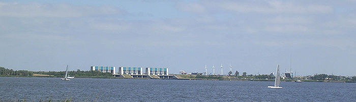 Bestand:LauwersmeerSluizen.jpg