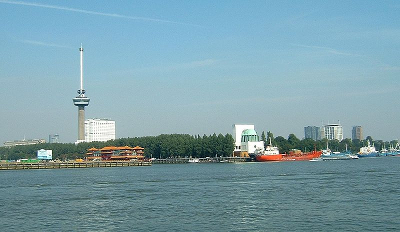 Bestand:Rotterdam met Euromast k.jpg