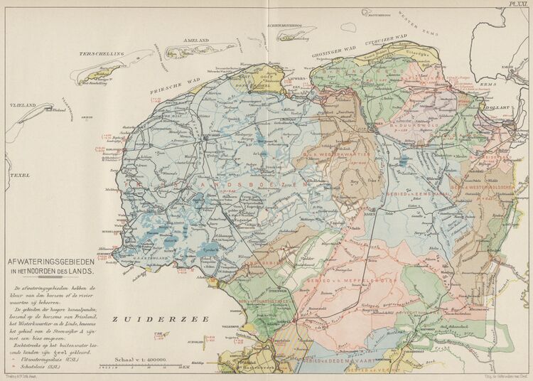 Kaart van noord Nederland met daarin met verschillende kleuren aangegeven de verschillende afwateringsgebieden.
